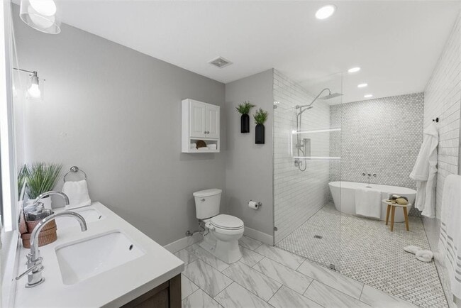 Building Photo - 1566 Woodfield Ct