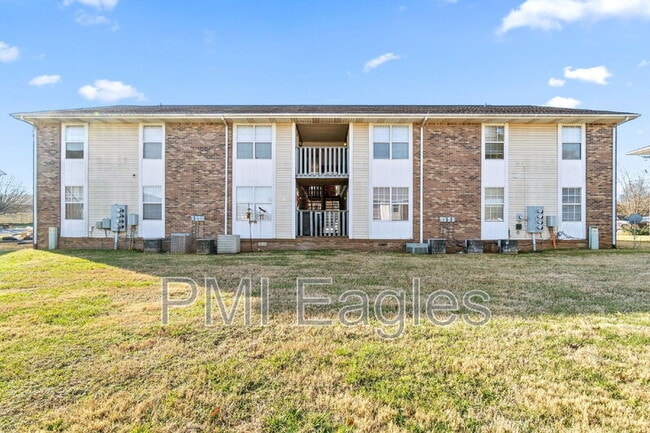 Building Photo - 263 White Oak Rd