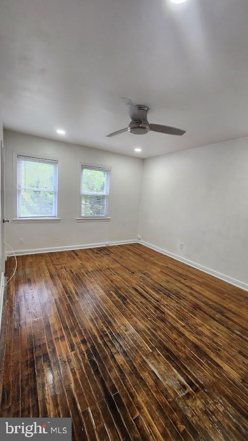 Building Photo - "Chic & Cozy 1-Bedroom Condo with Gleaming Hardwood Floors in the Heart of DC!"