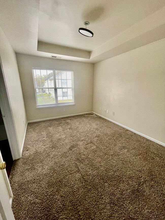 Building Photo - Must see 4 bedroom 2.5 bath townhouse with...