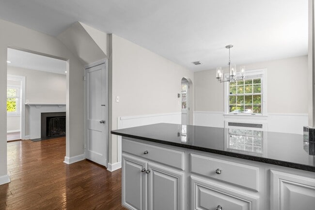 Building Photo - 3 Bed 3 Bath - Bethesda Colonial - Move-In...