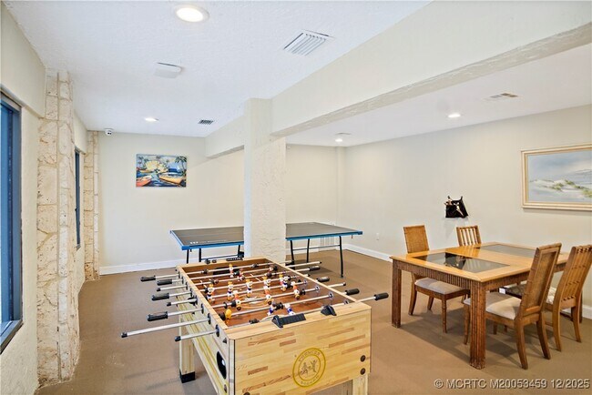 Building Photo - 9940 S Ocean Dr