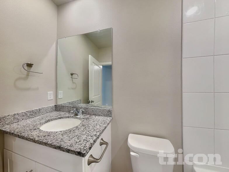 Building Photo - 7148 Boggy Crk Pl