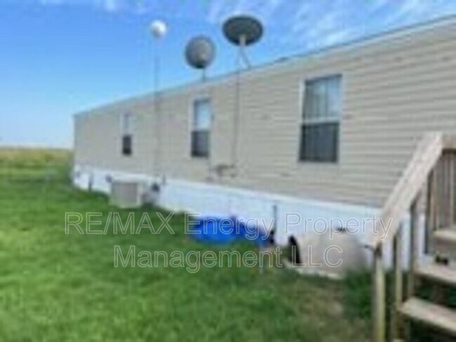 Building Photo - 10896 N Cedar Rd