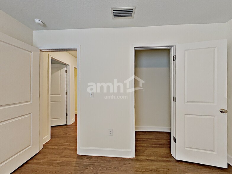 Building Photo - 510 Pine Terrace Dr