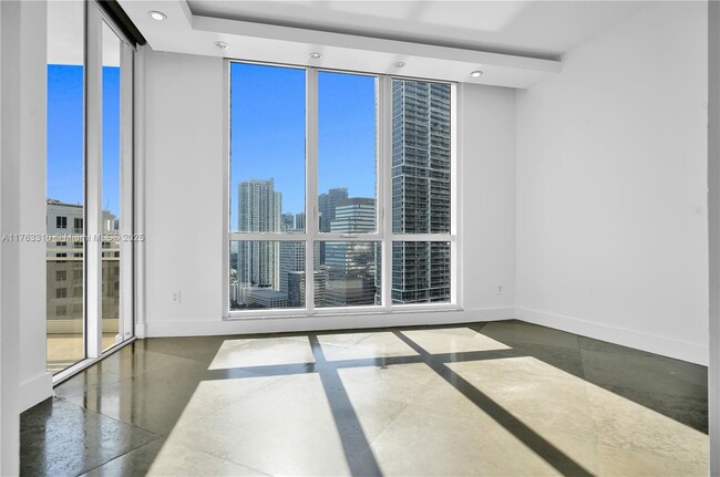 Building Photo - 901 Brickell Key Blvd