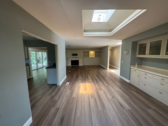 Building Photo - Coming Soon! Cozy home in South Pasadena.