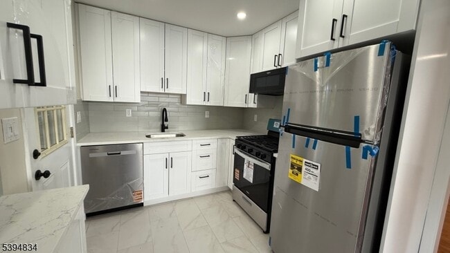 Building Photo - 76 Mt Kemble Ave