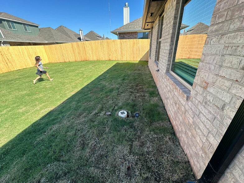 Building Photo - 1621 NE 33rd St