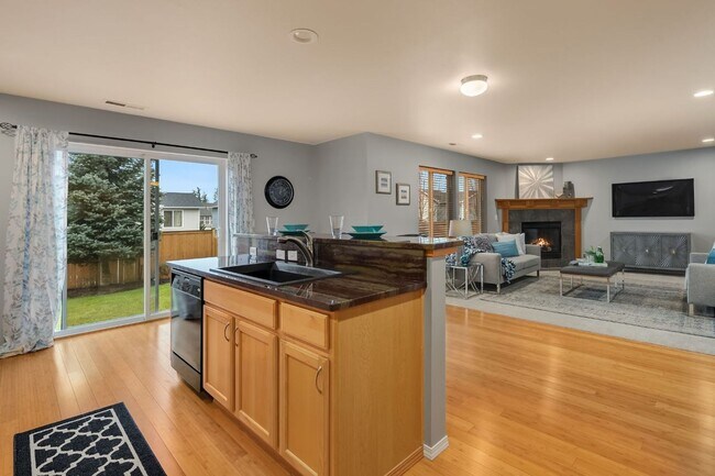 Building Photo - 4Bd/2.5Ba Snoqualmie House
