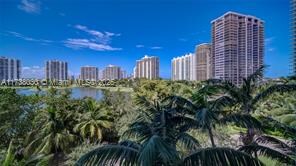 Building Photo - 20000 E Country Club Dr