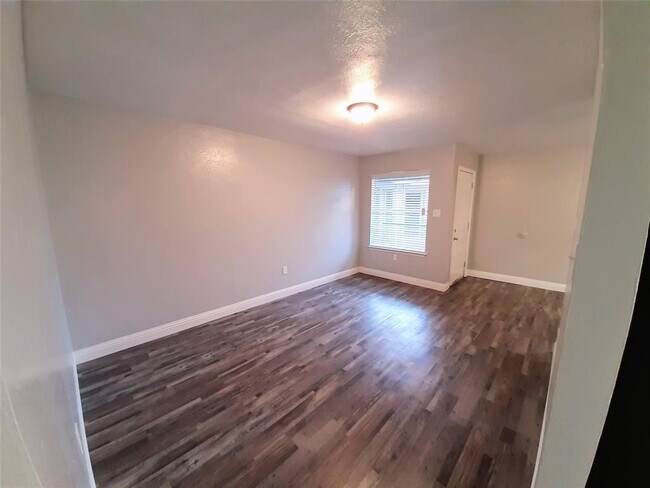 Building Photo - 507 Cora St