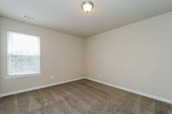 Building Photo - 176 Prescott Dr