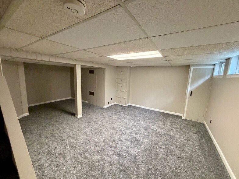 Building Photo - 1644 Thetford Rd