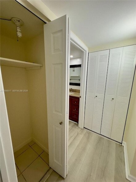 Building Photo - 1715 Whitehall Dr