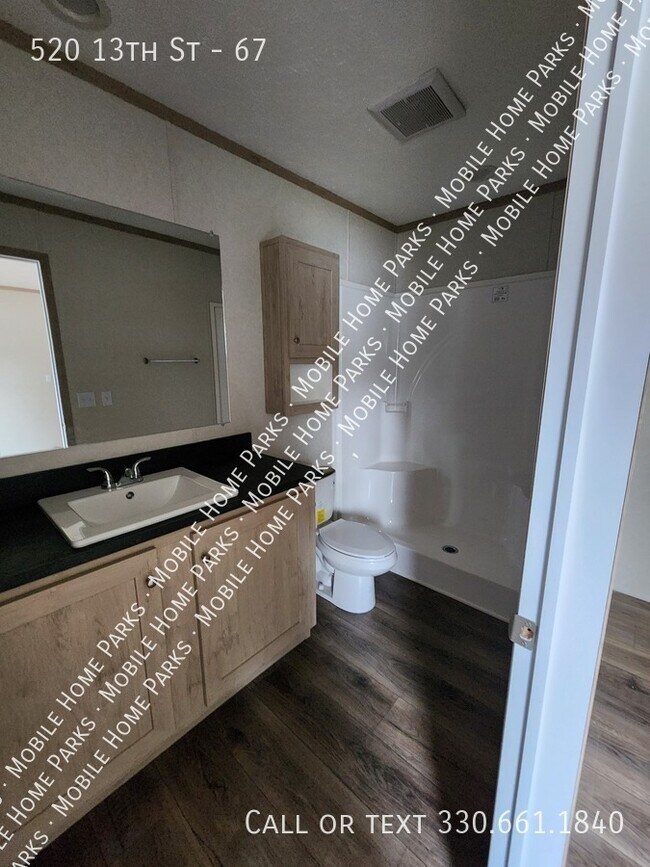 Building Photo - 520 13th St