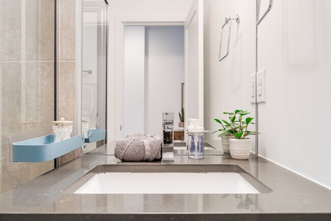 Building Photo - 724 3rd Ave N