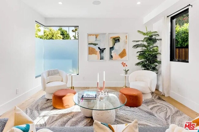 Building Photo - 6201 Lindenhurst Ave