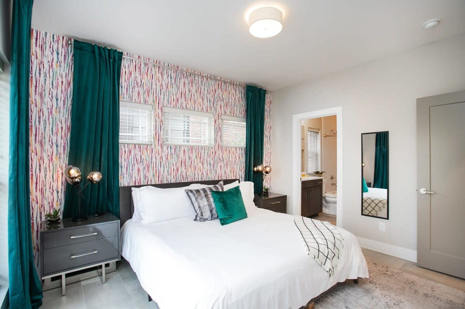 Building Photo - 709 26th Ave N