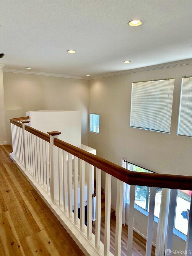 Building Photo - 923 Ferro Dr