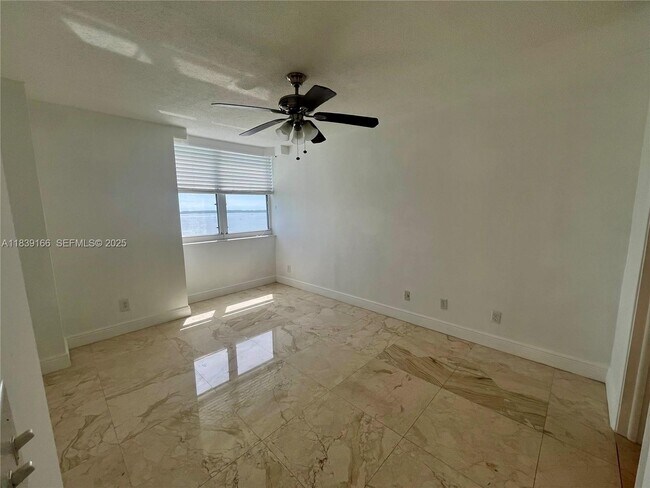 Building Photo - 770 Claughton Island Dr