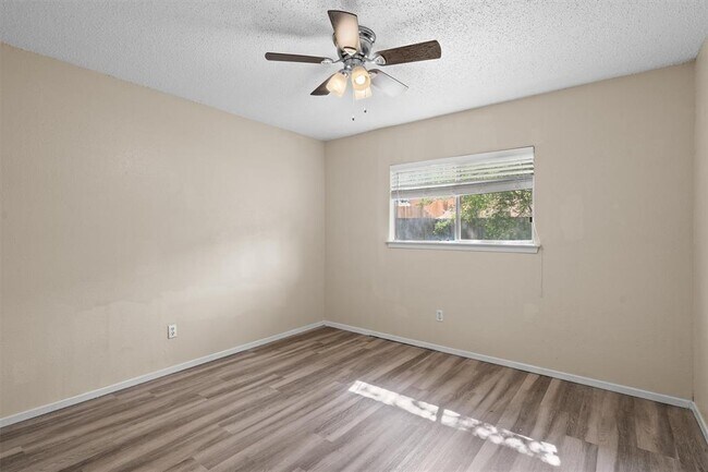 Building Photo - 11614 Tanglebriar Trail