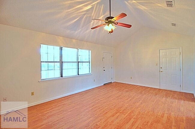 Building Photo - 915 Churchfield Dr