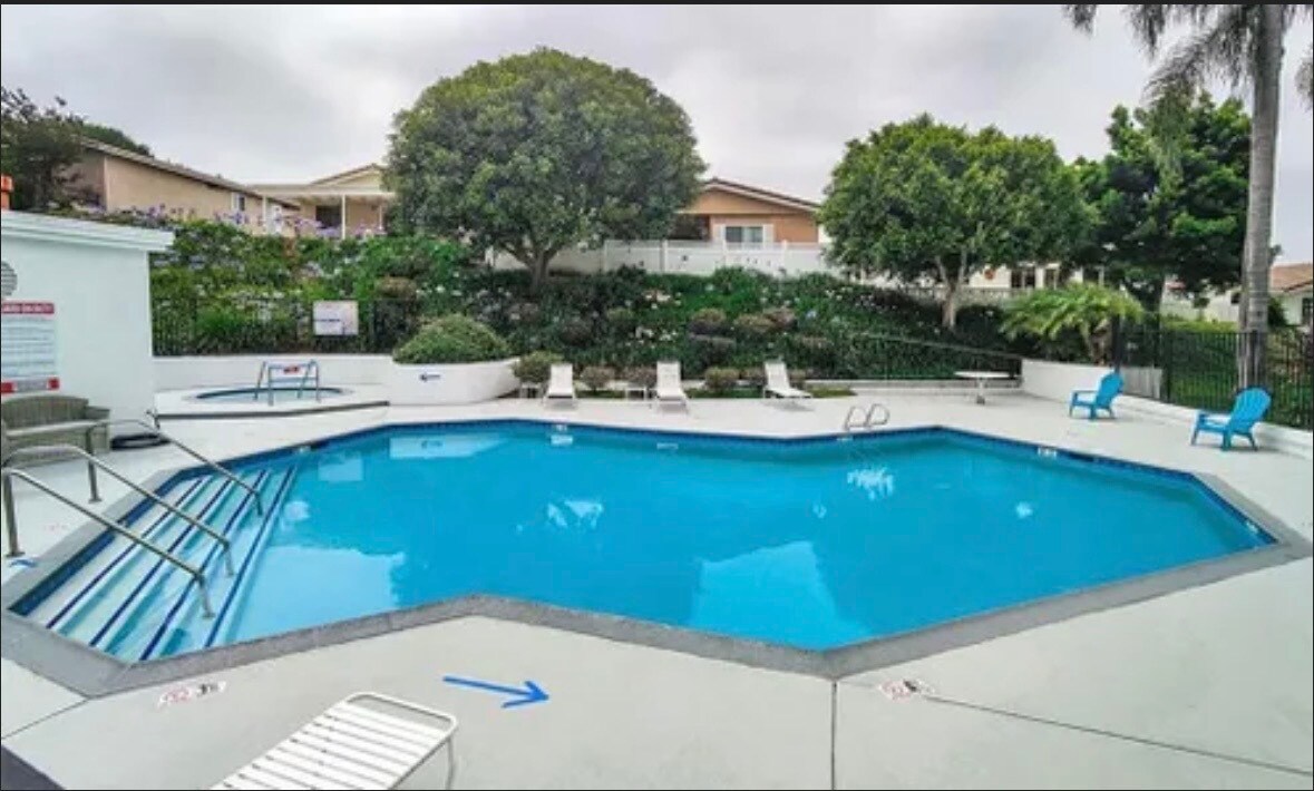 Clubhouse pool - 2010 W San Marcos Blvd