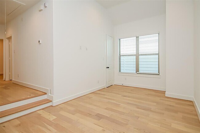 Building Photo - 3044 Truxillo St