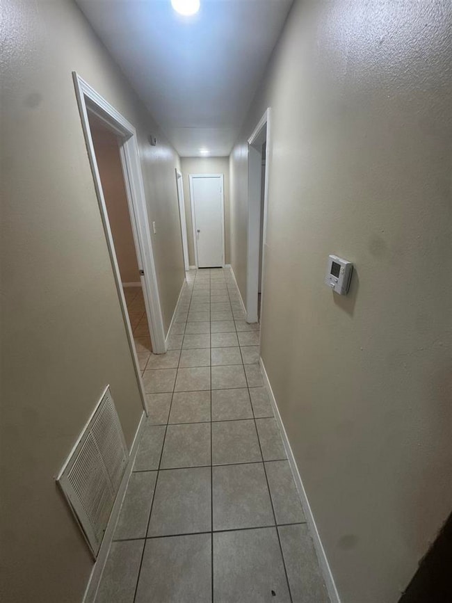 Building Photo - 3726 Bowling Ln