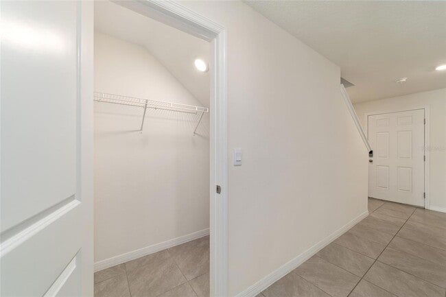 Building Photo - 8741 SW 45th Ct