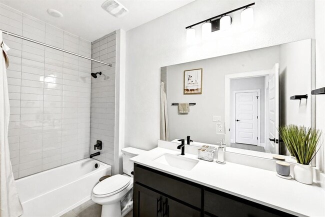 Building Photo - 2702 Sebring Cir