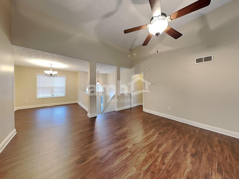 Building Photo - 3892 Refinement Way