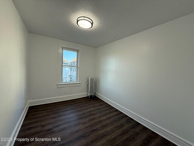 Building Photo - 216 14th Ave