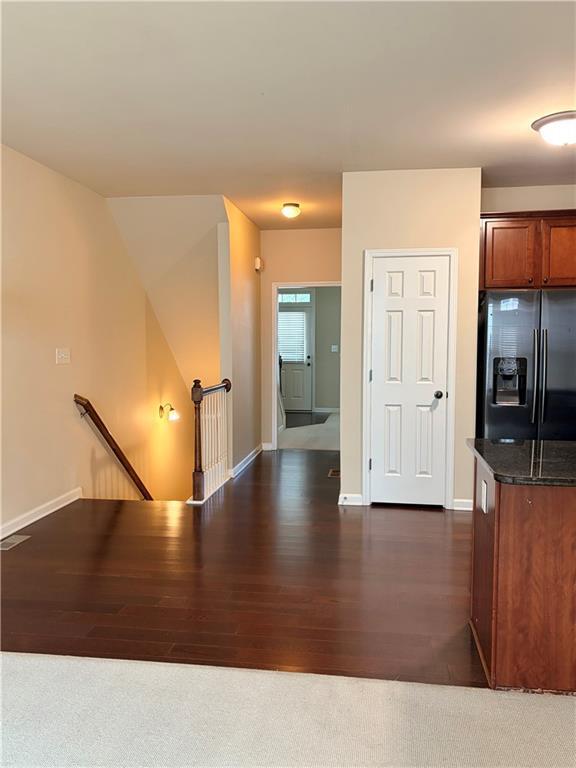 Building Photo - 734 Grove Manor Park