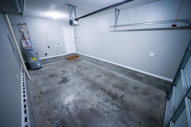 Building Photo - 100 Sango Place Villas Dr