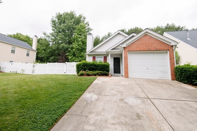 Building Photo - Cozy Ranch Living with Fenced Backyard in the Heart of Holly Springs!