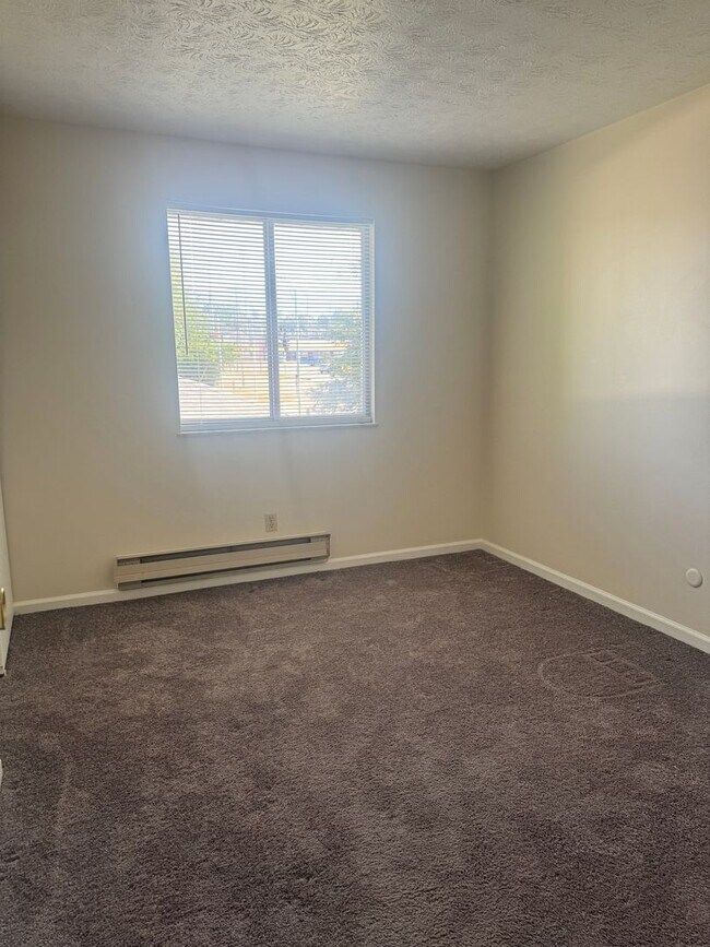 Building Photo - 1408 Jackson Ln