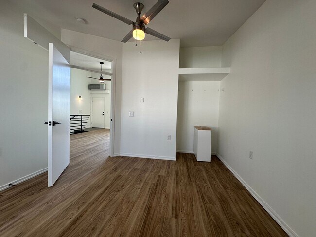 Building Photo - 3048 Anderberg Dr