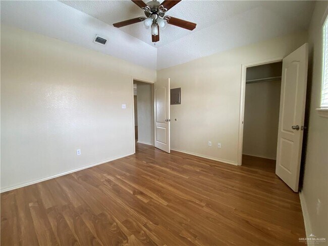 Building Photo - 2501 Hibiscus Ave