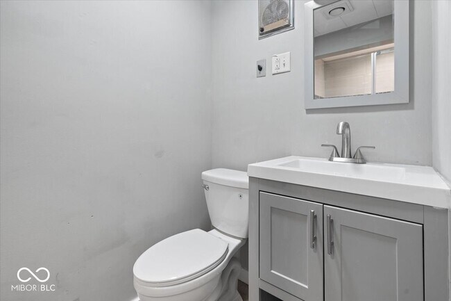 Building Photo - 10293 E County Rd 100 S