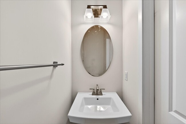 Building Photo - 530 Billingsley Rd