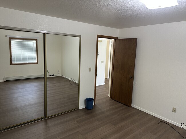 Building Photo - 202 Fern Ln