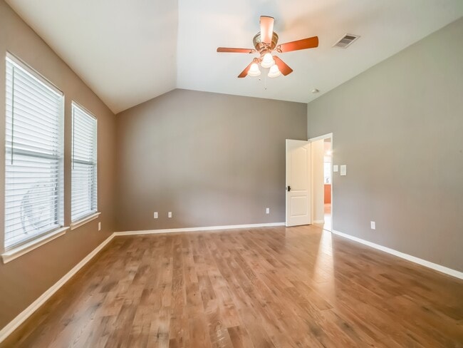 Building Photo - 15310 Cypressedge Ct