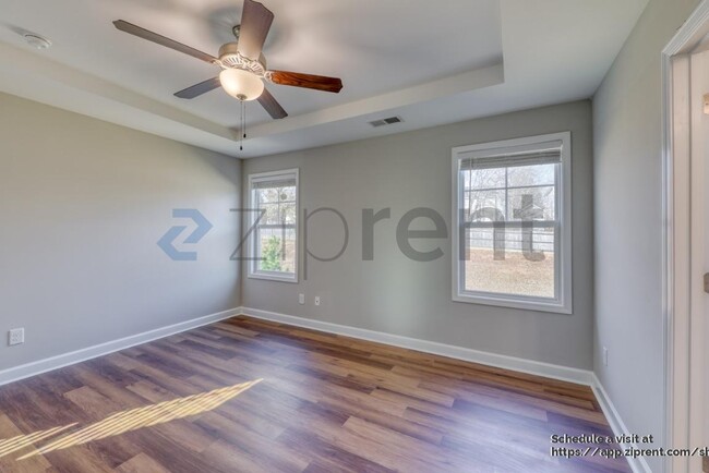 Building Photo - 268 E Webber Ln