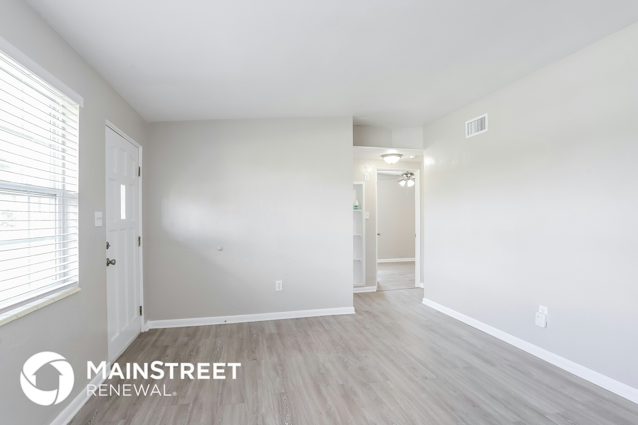 Building Photo - 9564 Crestview St
