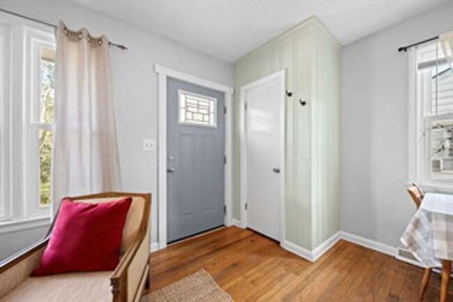 Building Photo - 3 Bedroom Home in Lynchburg