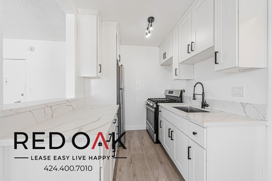 Building Photo - 5119 Fountain Ave