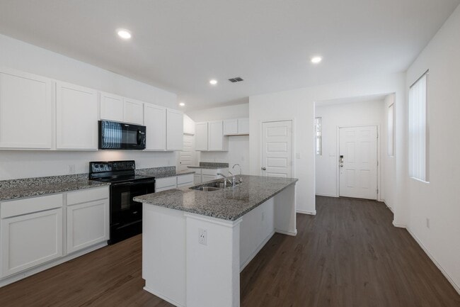 Building Photo - Lovely Rancho Primera Property