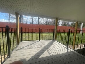Building Photo - Fresh Paint and New Flooring 2 bedroom 2 bath Luxury Apartment Branson MO